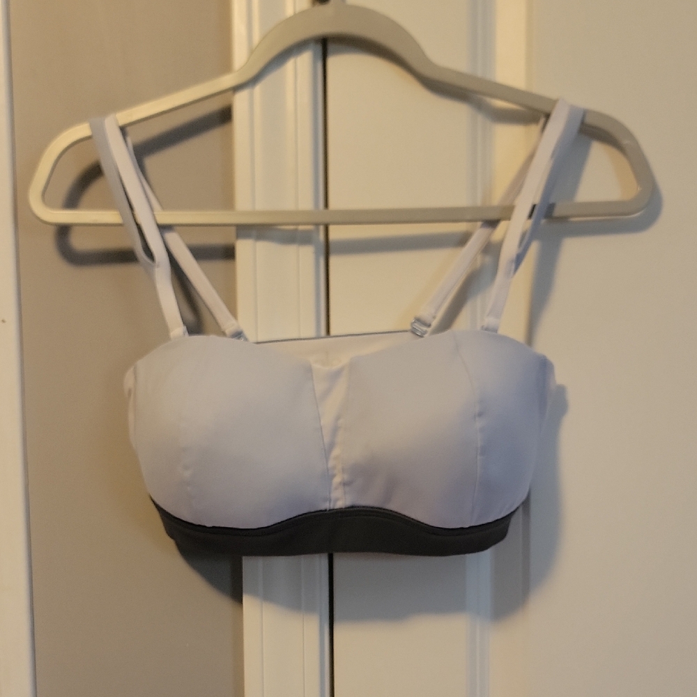 Women's White, gray And light blue alo YOGA top.